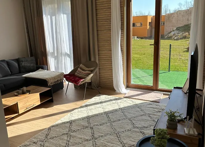 Crown 2 Apartament *